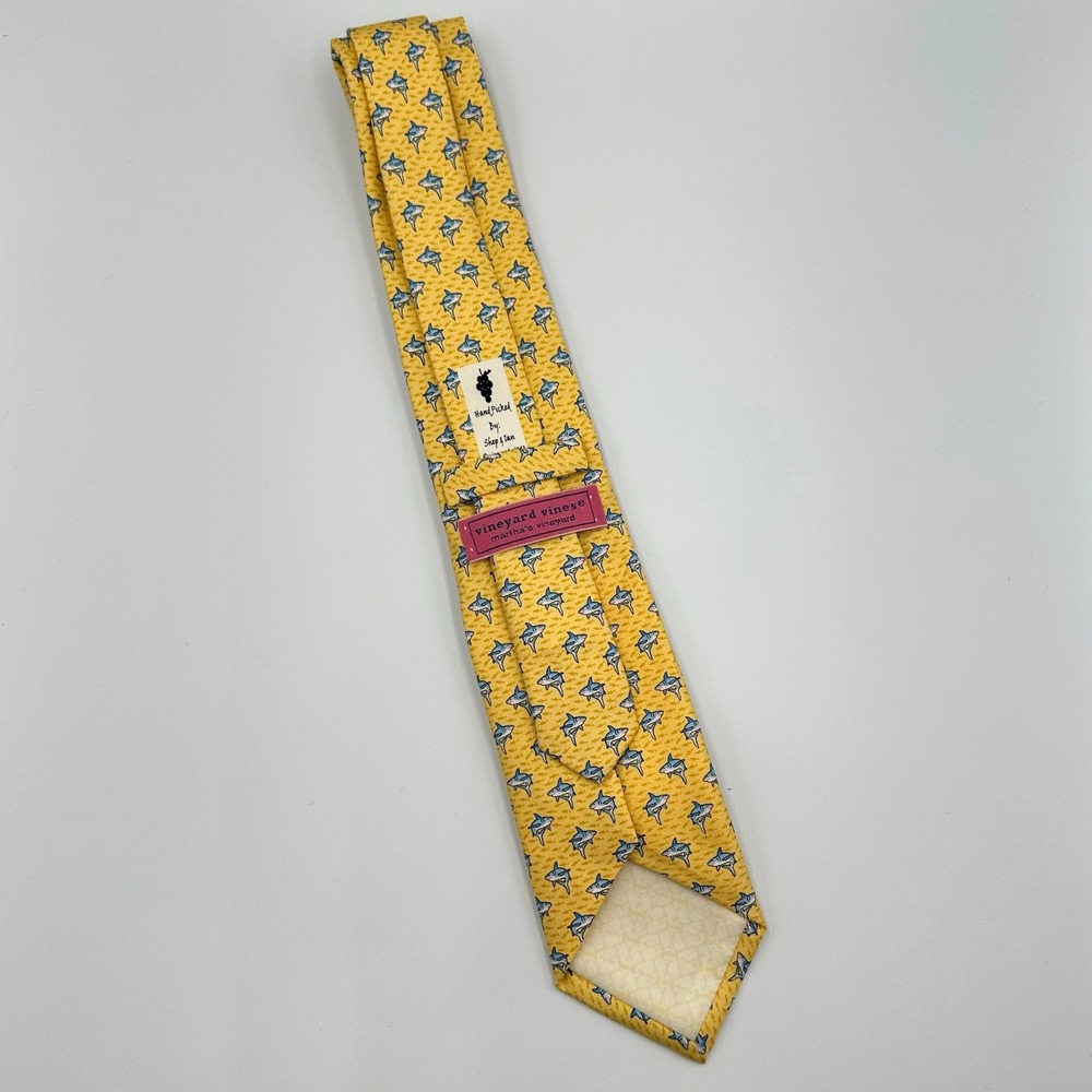 Vineyard Vines Shep Ian Mens Silk Tie Yellow Shark Print XL 62in Novelty - Picture 6 of 8
